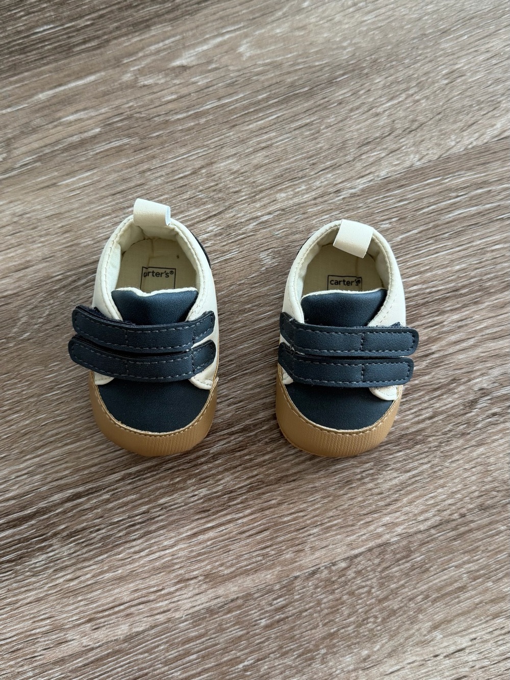NEW First Baby Shoes 0-3 months Carter's Sneakers Newborn shoes NWT